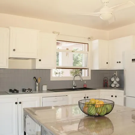 De Charme Porto-vecchio, A 10 Min Villa